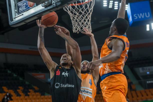 帮助球队夺 帮助球队夺